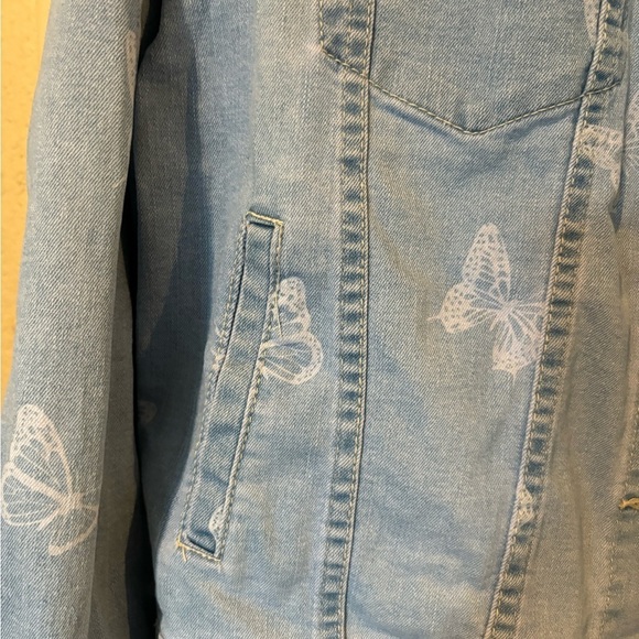 Denim Jacket NWOT With White Butterflies and Long Sleeves - Picture 2 of 12